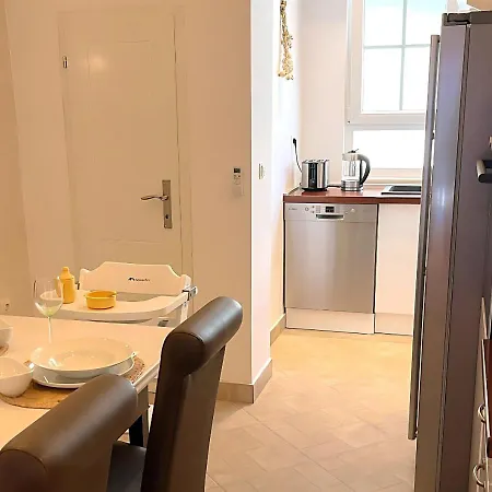 Stadt & Strandnahes Mit Garten & Bbq * Split